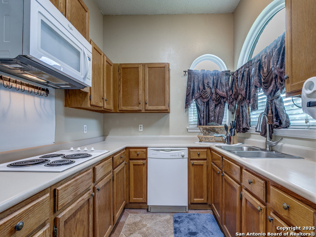 Image 7 of 12 For 6208 Les Harrison Dr