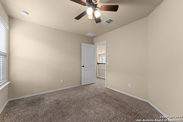 Listing photo id 17 for 1718 Gray Fox Creek