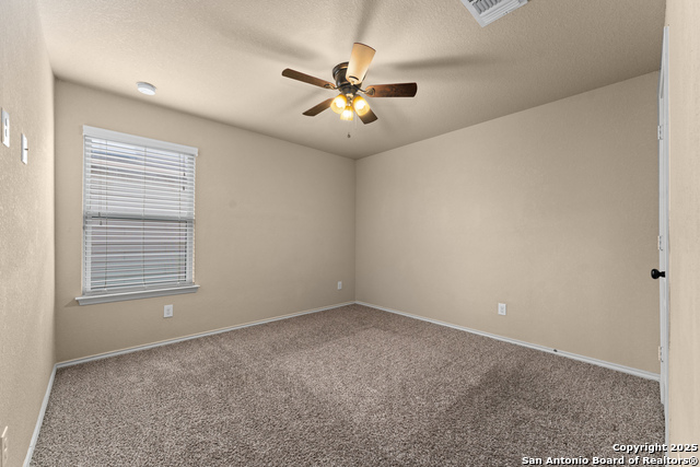 Listing photo id 19 for 1718 Gray Fox Creek
