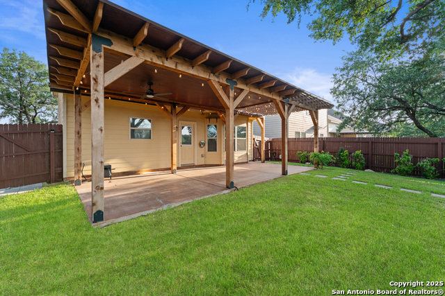 Listing photo id 25 for 1718 Gray Fox Creek
