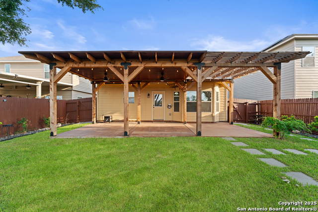 Listing photo id 26 for 1718 Gray Fox Creek