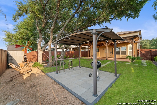 Listing photo id 29 for 1718 Gray Fox Creek