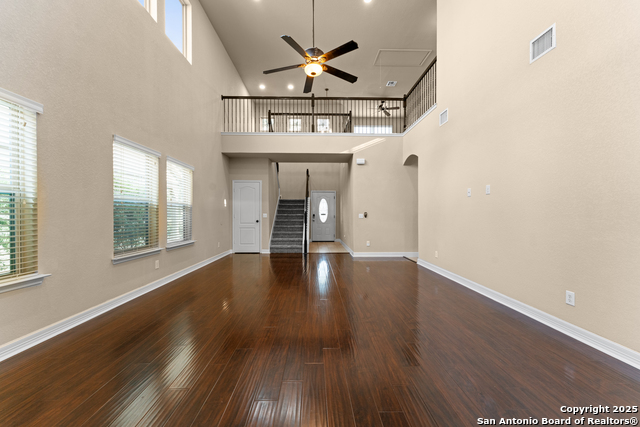 Listing photo id 3 for 1718 Gray Fox Creek