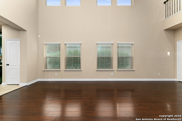 Listing photo id 4 for 1718 Gray Fox Creek
