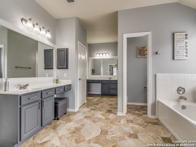 Listing photo id 8 for 21206 Villa Valencia