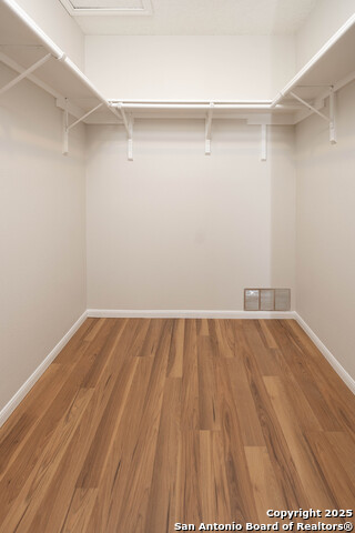 Listing photo id 9 for 13610 Possum Cv