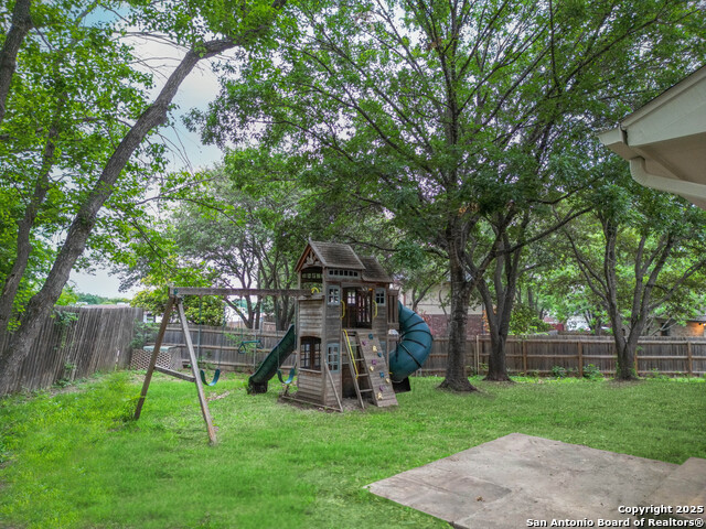Listing photo id 14 for 13610 Possum Cv