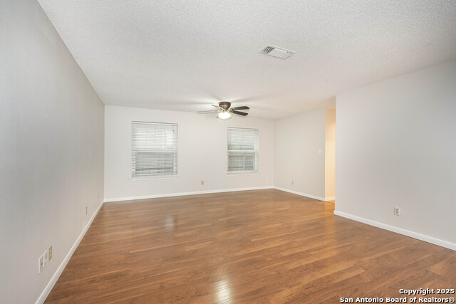 Listing photo id 6 for 13610 Possum Cv
