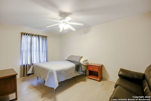 Image 15 of 45 For 2 Inwood Way