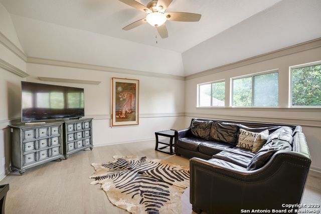 Image 17 of 45 For 2 Inwood Way