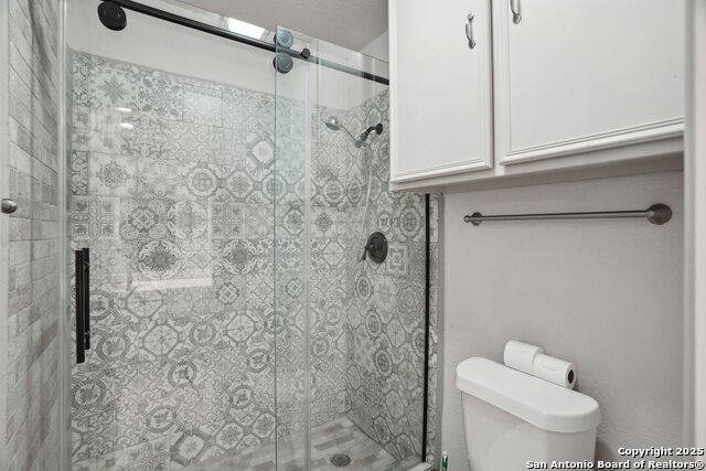 Image 43 of 45 For 2 Inwood Way