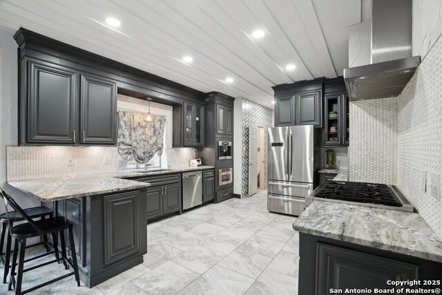 Image 9 of 45 For 2 Inwood Way