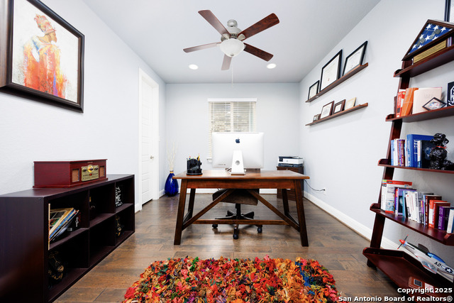 Image 10 of 44 For 21902 Waldon Manor