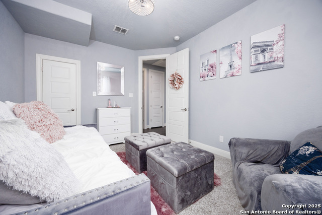 Image 12 of 44 For 21902 Waldon Manor