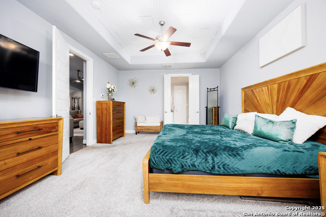 Image 16 of 44 For 21902 Waldon Manor