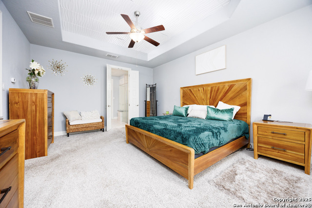 Image 17 of 44 For 21902 Waldon Manor