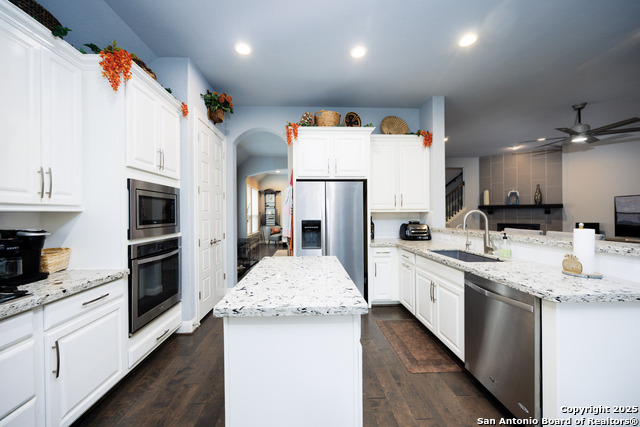 Image 24 of 44 For 21902 Waldon Manor