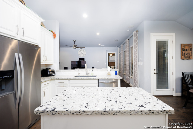 Image 26 of 44 For 21902 Waldon Manor