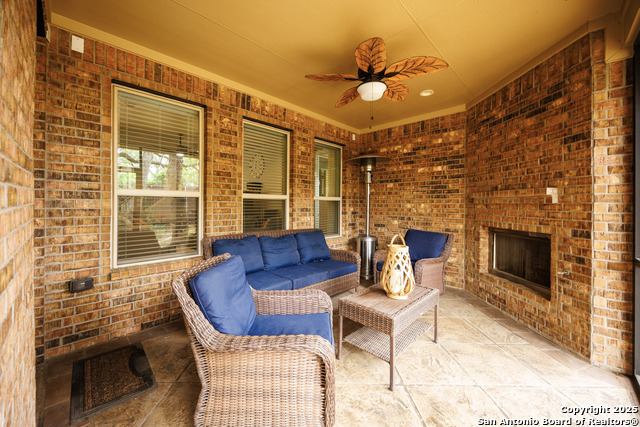 Image 43 of 44 For 21902 Waldon Manor