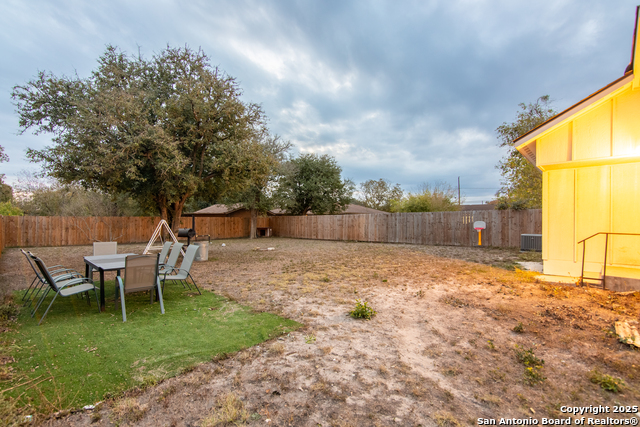 Image 16 of 16 For 616 Anona  
