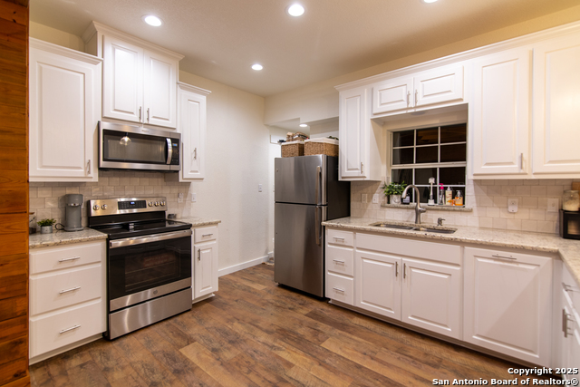 Image 3 of 16 For 616 Anona  