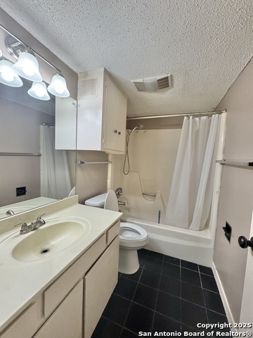 Image 17 of 27 For 7614 Castle Green