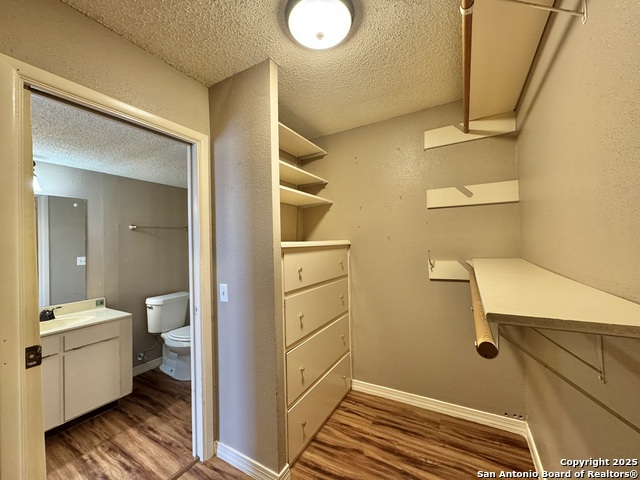 Image 21 of 27 For 7614 Castle Green