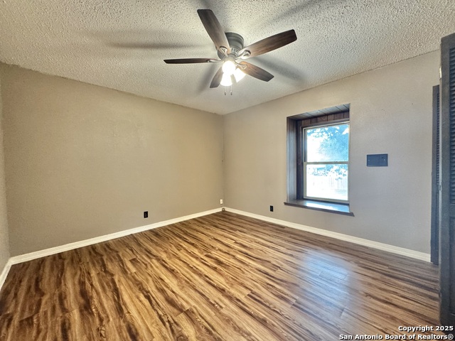 Image 24 of 27 For 7614 Castle Green