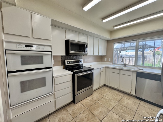Image 5 of 27 For 7614 Castle Green
