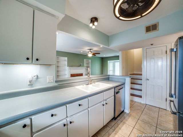 Image 11 of 25 For 9327 Fernglen Dr