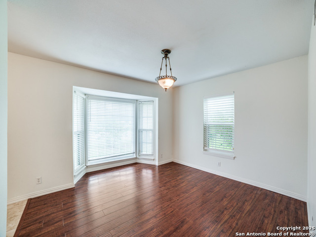 Image 13 of 25 For 9327 Fernglen Dr