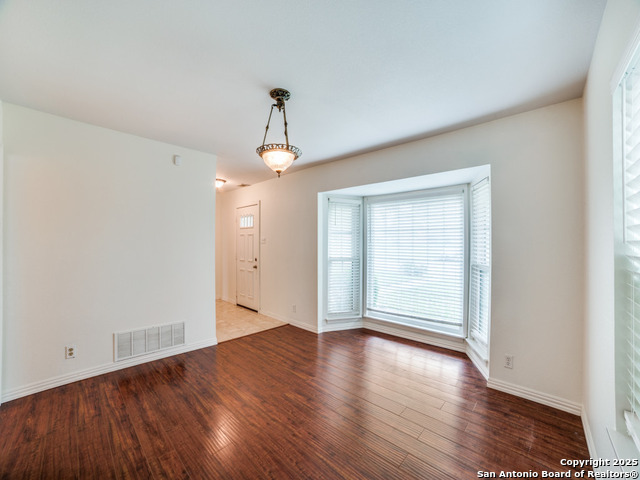 Image 14 of 25 For 9327 Fernglen Dr