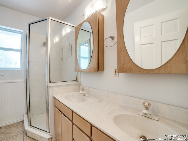 Image 15 of 25 For 9327 Fernglen Dr