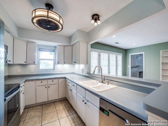 Image 9 of 25 For 9327 Fernglen Dr