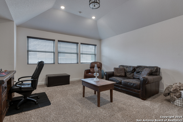 Listing photo id 12 for 1531 Esser Crossing