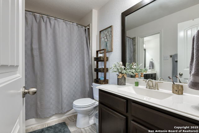 Listing photo id 17 for 1531 Esser Crossing