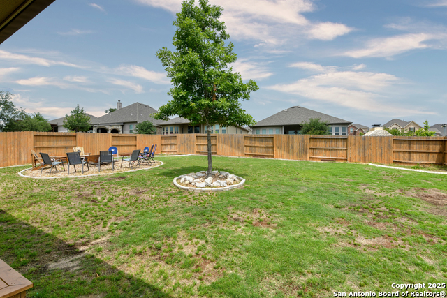 Listing photo id 25 for 1531 Esser Crossing