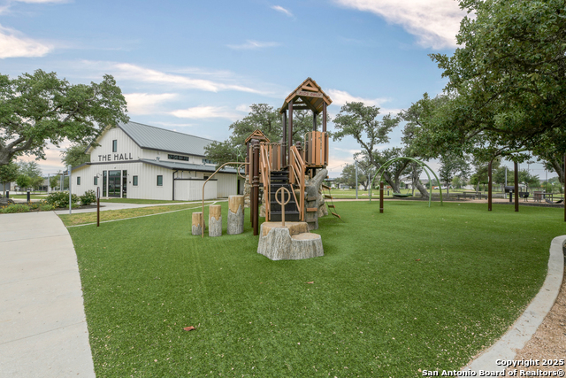 Listing photo id 32 for 1531 Esser Crossing