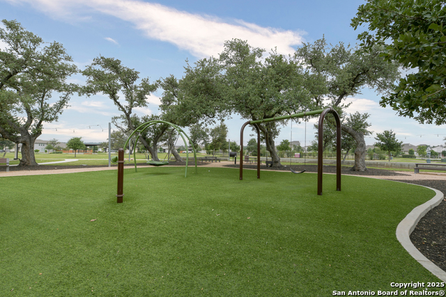 Listing photo id 33 for 1531 Esser Crossing