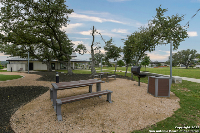 Listing photo id 34 for 1531 Esser Crossing