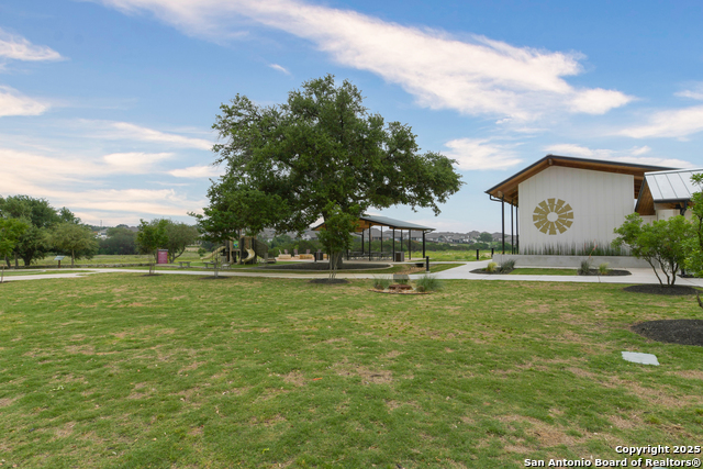 Listing photo id 36 for 1531 Esser Crossing