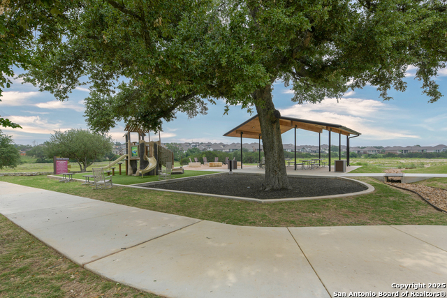 Listing photo id 37 for 1531 Esser Crossing