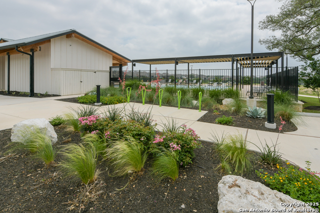 Listing photo id 40 for 1531 Esser Crossing