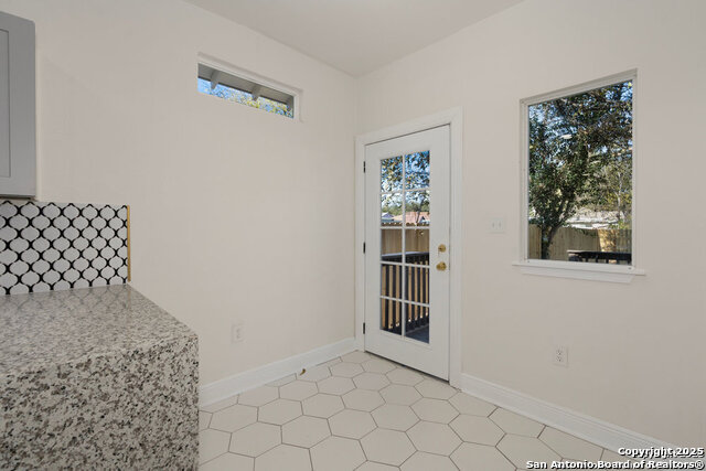 Image 18 of 30 For 1719 Dawson St