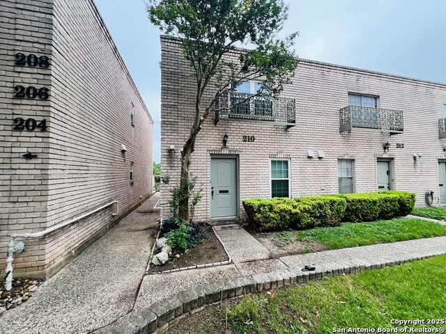 Details for 102 Ruelle Ln  210, San Antonio, TX 78209