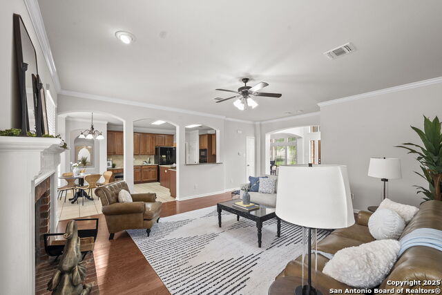 Listing photo id 10 for 8715 Anton Chico