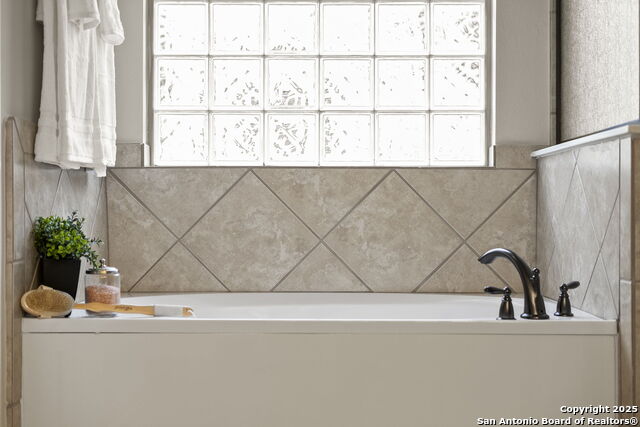 Listing photo id 36 for 8715 Anton Chico