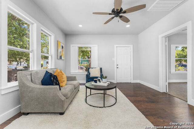 Image 3 of 22 For 1730 Thorain