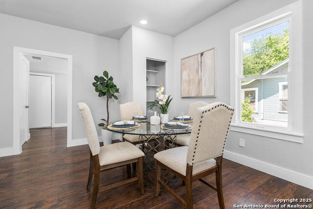 Image 7 of 22 For 1730 Thorain