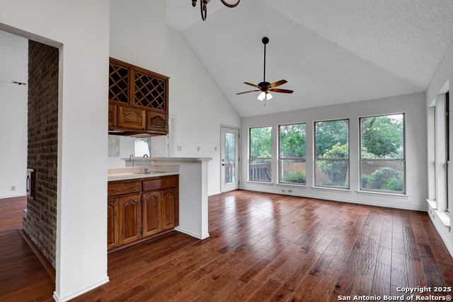 Image 11 of 33 For 13902 Foothills Court St